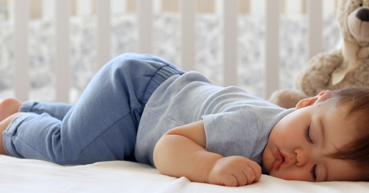 Baby sleeping in clearance pillow